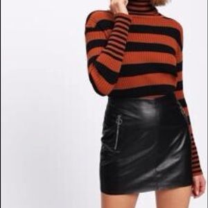 ⚡️⚡️Like New. Shein Leather Skirt. Size M